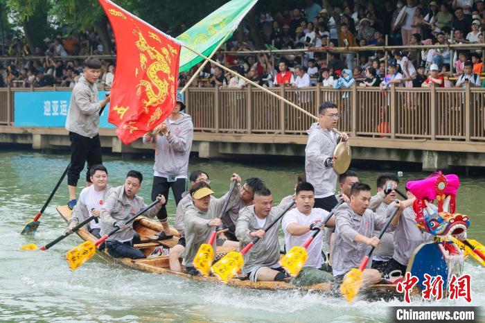 五常龍舟勝會現(xiàn)場?！∥宄＝值拦﹫D
