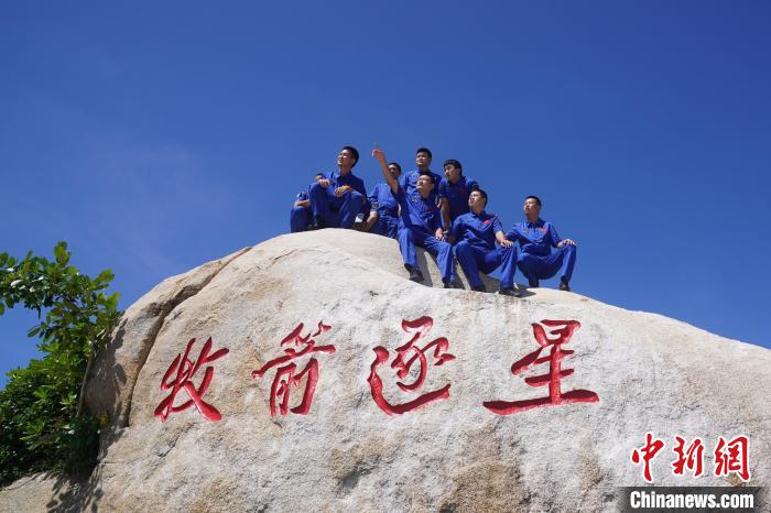 圖為銅鼓嶺測控點上的“牧箭逐星”航天人。　孫鈺程供圖