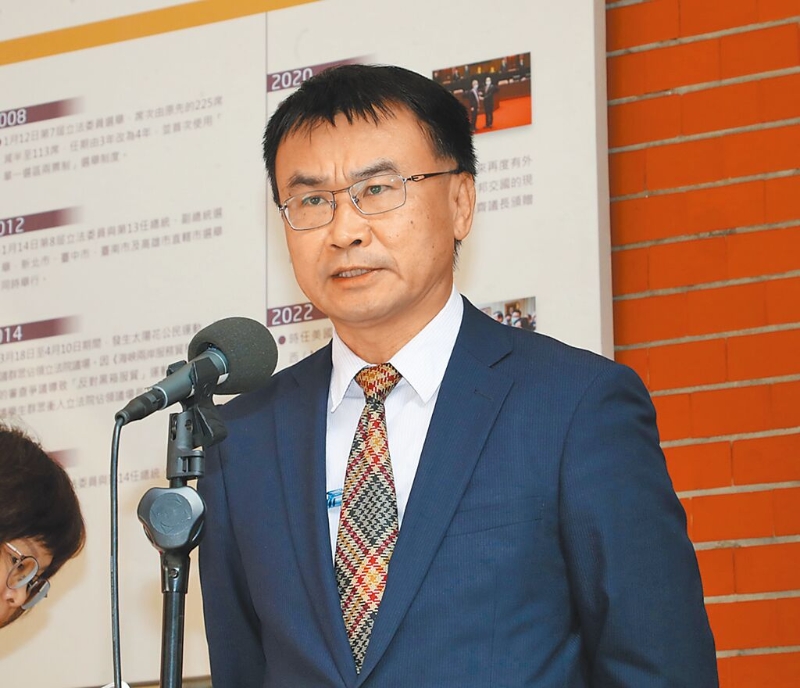 中國大陸開放臺鳳梨釋迦，農(nóng)委會主委陳吉仲反而在臉書砲轟臺東縣長饒慶鈴。（圖／本報系資料照）