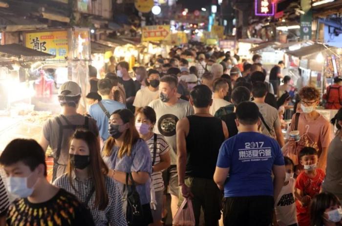 冰粉、雙皮奶、螺螄粉……臺網友發(fā)帖：臺灣街頭越來越多大陸小吃