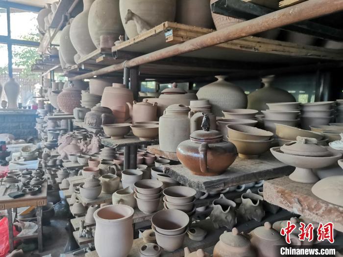 圖為馬士常的工作室一角?！⊙Τ切麄鞑?供圖