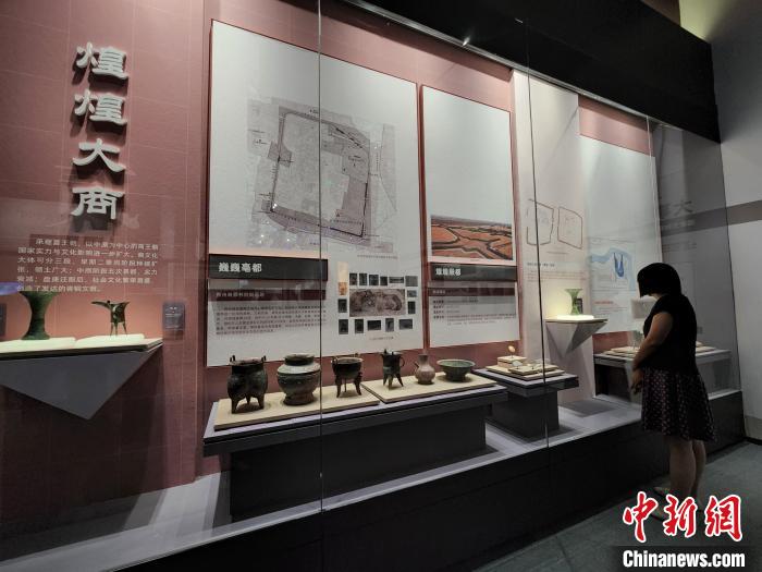 記者探訪展覽現(xiàn)場?！≮w曉 攝