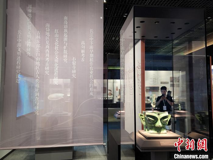 記者探訪展覽現(xiàn)場?！≮w曉 攝