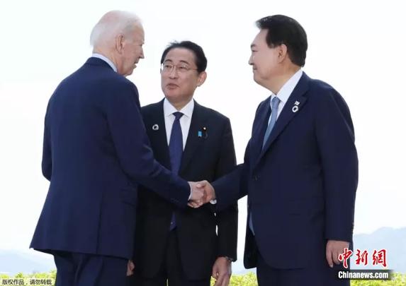 當(dāng)?shù)貢r(shí)間2023年5月21日，美日韓三國(guó)領(lǐng)導(dǎo)人在日本廣島G7峰會(huì)期間會(huì)面。
