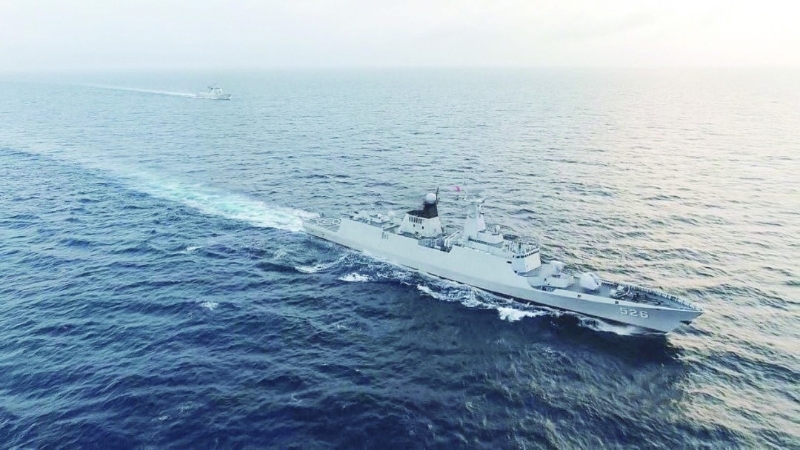 8月19日，解放軍東部戰(zhàn)區(qū)位臺(tái)島周邊組織?？章?lián)合戰(zhàn)備警巡，舉行?？盏缺β?lián)合演訓(xùn)。圖為海軍艦艇編隊(duì)航行。（中國軍網(wǎng)）.jpg