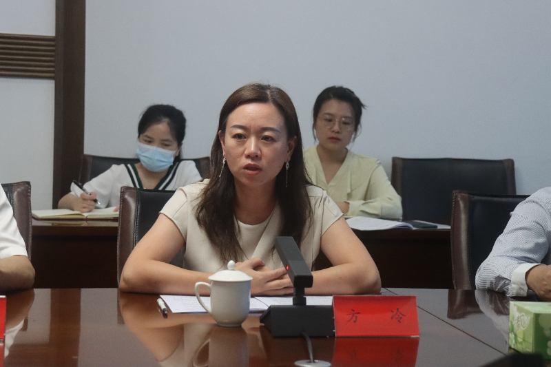 福建省金門同胞聯(lián)誼會秘書長方冷出席座談會并發(fā)言。