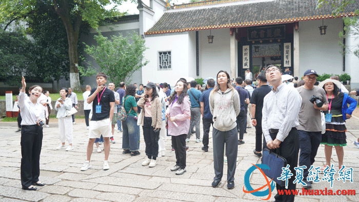 兩岸媒體人參訪岳麓書院。（攝影：虞鷹）