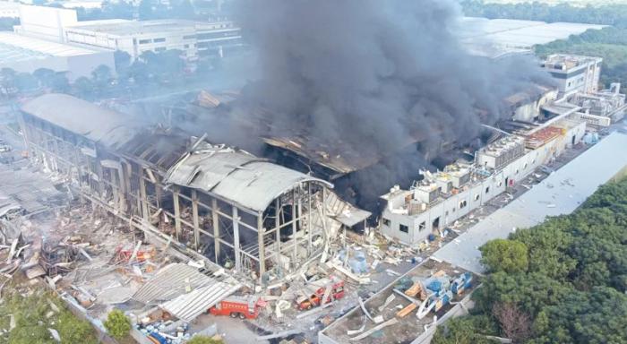 9月22日，臺灣屏東一高爾夫球工廠發(fā)生火災爆炸事故。 圖片來源：臺灣《聯(lián)合報》