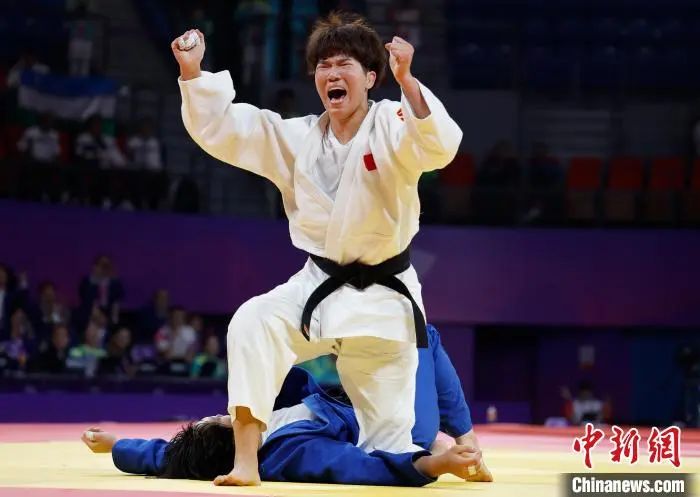 圖為馬振昭戰(zhàn)勝高山莉加。<a target='_blank' href='/'>中新社</a>記者 殷立勤 攝