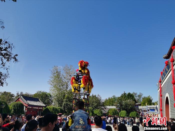 吳橋雜技表演。<a target='_blank' href='/' >中新網(wǎng)</a>記者 李金磊 攝