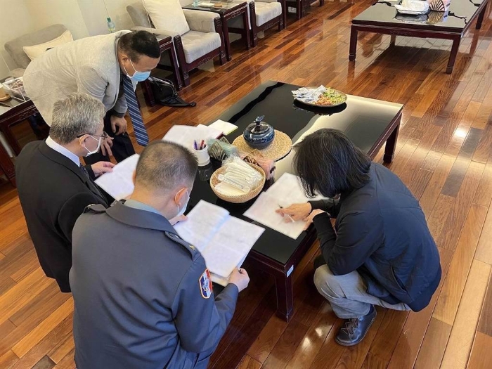 蔡英文與臺(tái)防務(wù)部門官員討論潛艦自造案