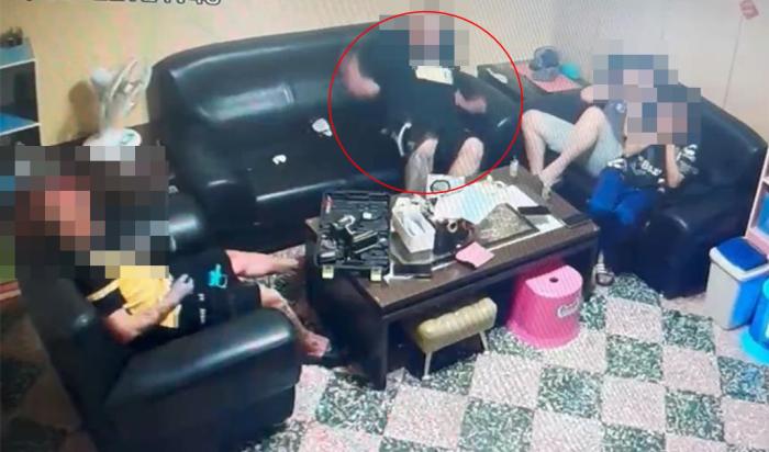 臺(tái)灣一黑幫成員炫耀把玩改造槍，失手自轟腦門當(dāng)場(chǎng)斃命。圖片來(lái)源：臺(tái)灣中時(shí)新聞網(wǎng)