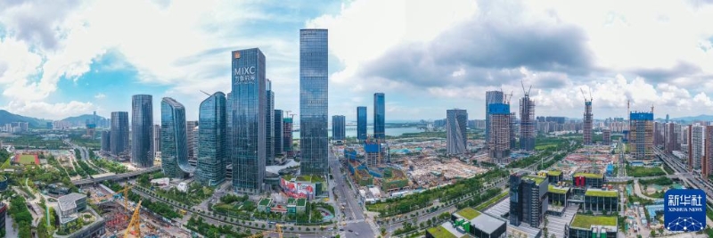 粵港澳統(tǒng)計部門日前相繼公布2022年經(jīng)濟數(shù)據(jù)。數(shù)據(jù)顯示，2022年粵港澳大灣區(qū)經(jīng)濟總量超13萬億元人民幣，綜合實力顯著增強，朝著建成國際一流灣區(qū)和世界級城市群的既定目標加速前進。