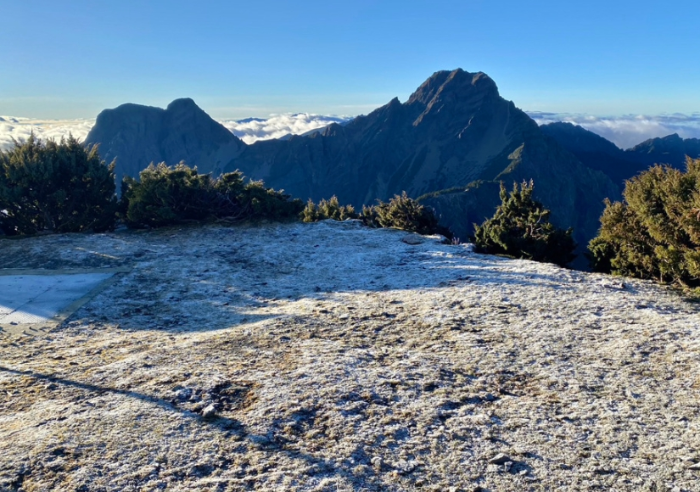 臺(tái)灣氣象臺(tái)灣下雪玉山氣象站