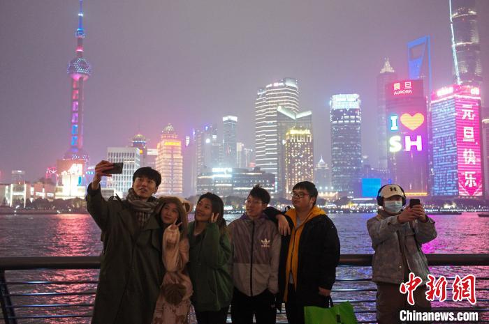 上海：民眾在游樂(lè)消費(fèi)、文化體驗(yàn)、擁抱自然中開(kāi)啟新的一年