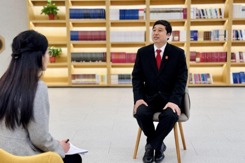 最高法第六巡回法庭分黨組副書記、副庭長(zhǎng)羅智勇在接受人民網(wǎng)記者采訪。人民網(wǎng) 肖聰聰攝
