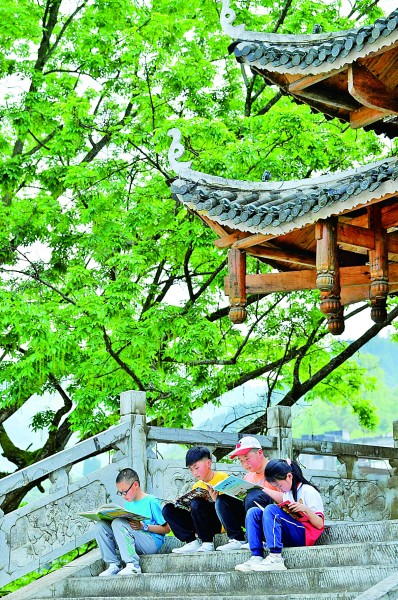 春日，攜一卷泛黃的書回家——古舊書市煥發(fā)新機(jī)