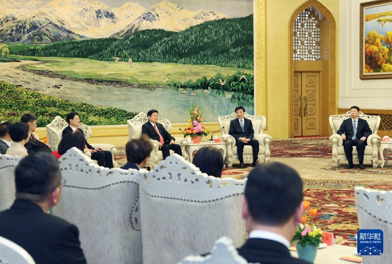 4月27日，中共中央政治局常委、全國(guó)政協(xié)主席王滬寧在北京會(huì)見(jiàn)傅崐萁率領(lǐng)的中國(guó)國(guó)民黨民意代表參訪團(tuán)一行。新華社記者 姚大偉 攝.jpg