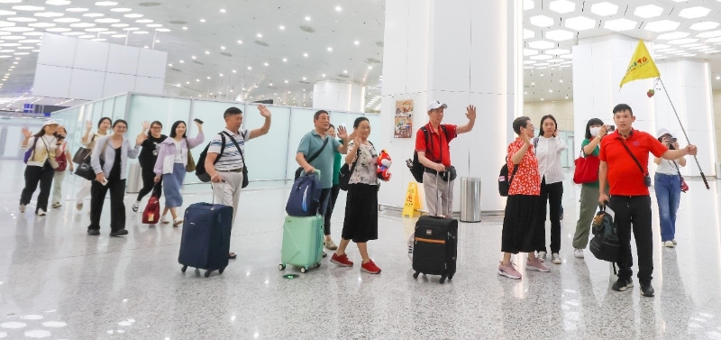 內(nèi)地居民多次往返澳琴“首發(fā)團(tuán)”抵澳。澳門特區(qū)旅游局供圖