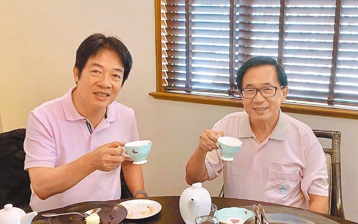 圖為2019年8月，陳水扁在臉書(shū)貼出與賴清德喝茶的合照