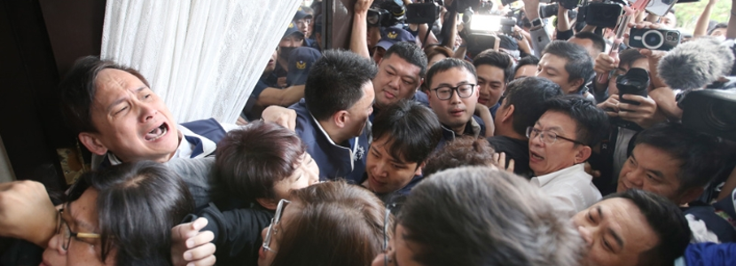民進(jìn)黨暴力阻撓臺立法機(jī)構(gòu)改革 “雙少數(shù)”仍鴨霸難改？
