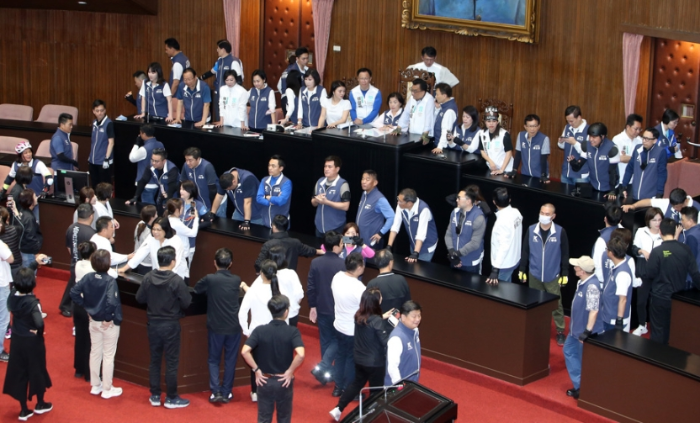 立法院主席臺(tái)議會(huì)現(xiàn)場民意代表示意圖