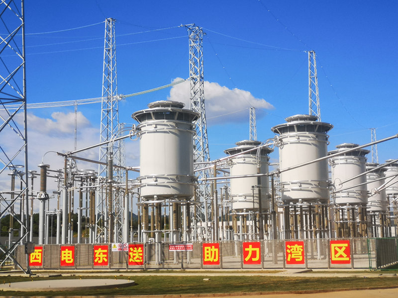 這是2020年7月30日拍攝的烏東德電站送電廣東廣西特高壓多端柔性直流示范工程廣東受端龍門換流站直流場。（圖源：新華社）