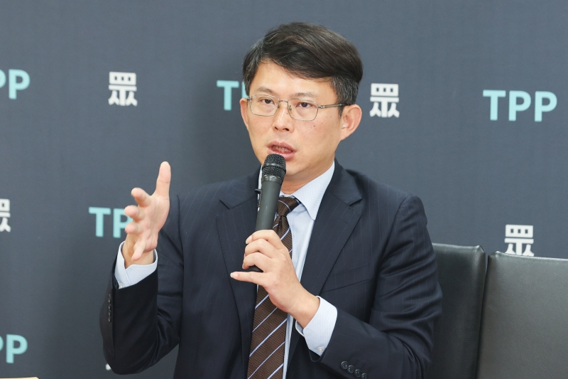 民眾黨民代黃國昌質疑“臺綠”酬庸“綠友友”。（圖源：臺灣“聯(lián)合新聞網(wǎng)”）