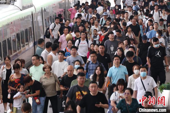 暑運(yùn)以來中國(guó)鐵路發(fā)送旅客8.72億人次