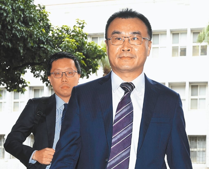 臺北地檢署偵辦超思與亮采進(jìn)口雞蛋案，28日以被告身分傳喚前農(nóng)業(yè)部長陳吉仲