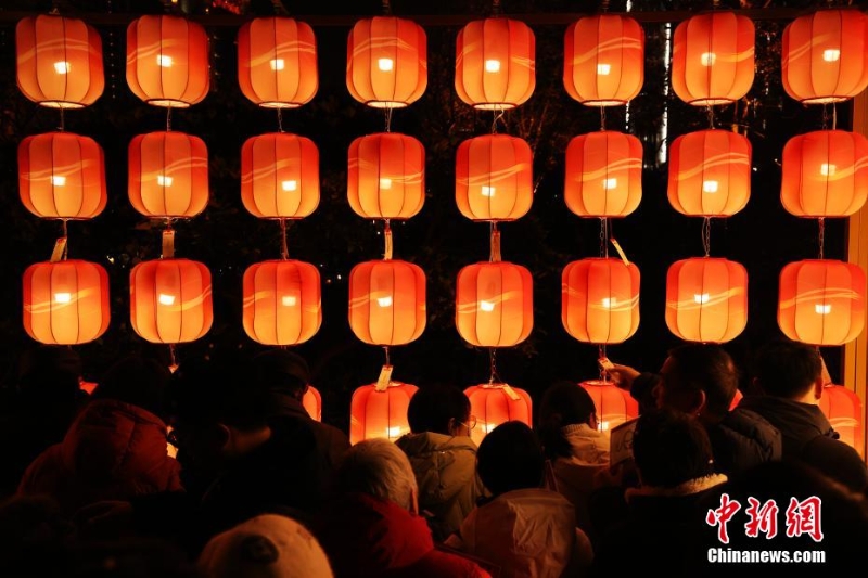 （新春見(jiàn)聞）上?！肮庥癝HOW新春”活動(dòng)吸引市民游客