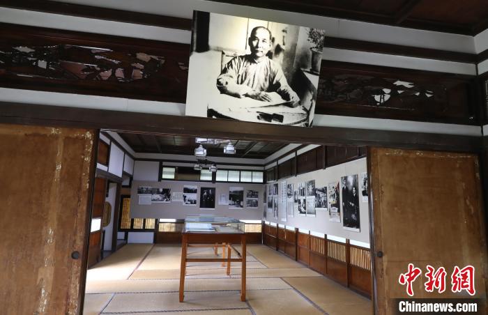 3月11日，臺(tái)北市逸仙公園史跡館內(nèi)景。館內(nèi)陳列孫中山的相片及其使用過的物品。中新社記者 楊程晨 攝